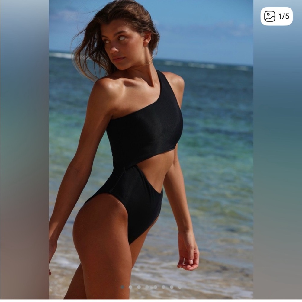 NWOT Beach Riot Celine Ribbed One Piece Cut Out Swimsuit Black XS